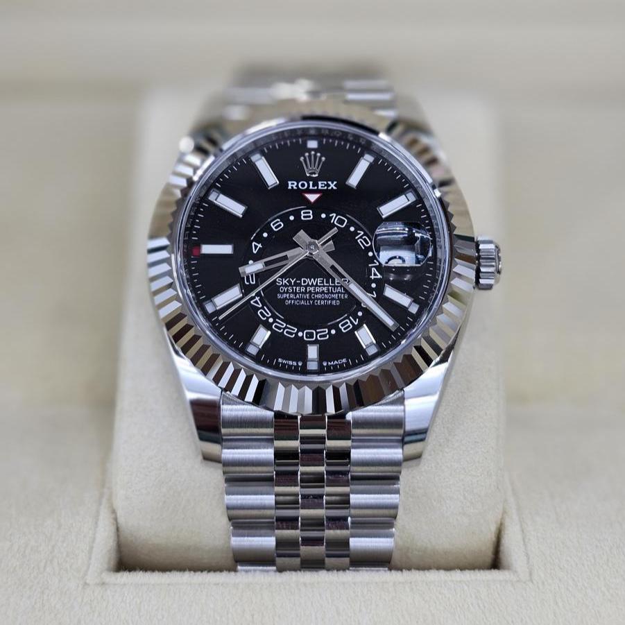 Rolex Sky-Dweller, Oystersteel and White Gold, Bright black dial