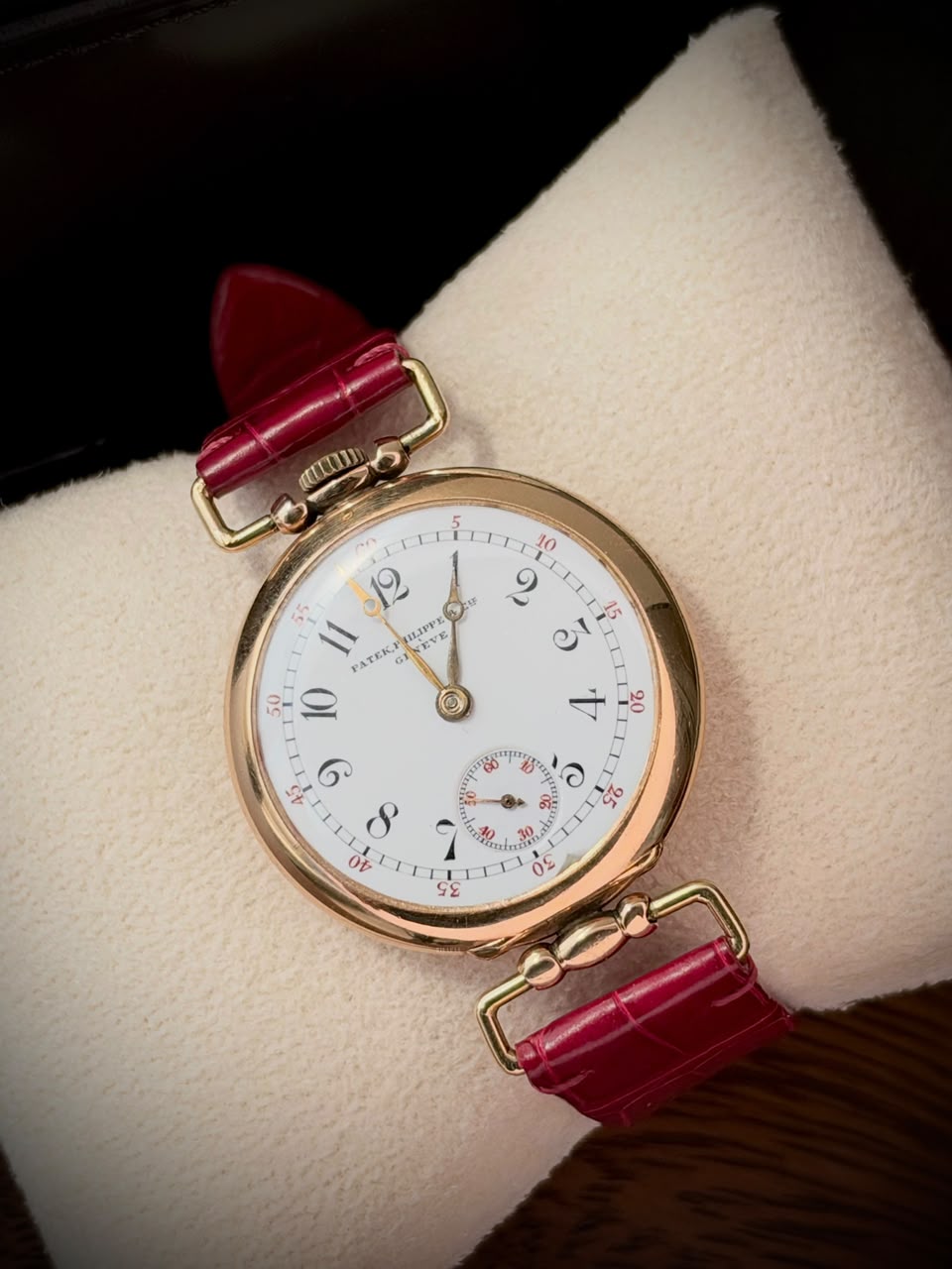 Vintage Patek Philippe, Minute Repeater, Yellow Gold on Leather, White Enamel Dial